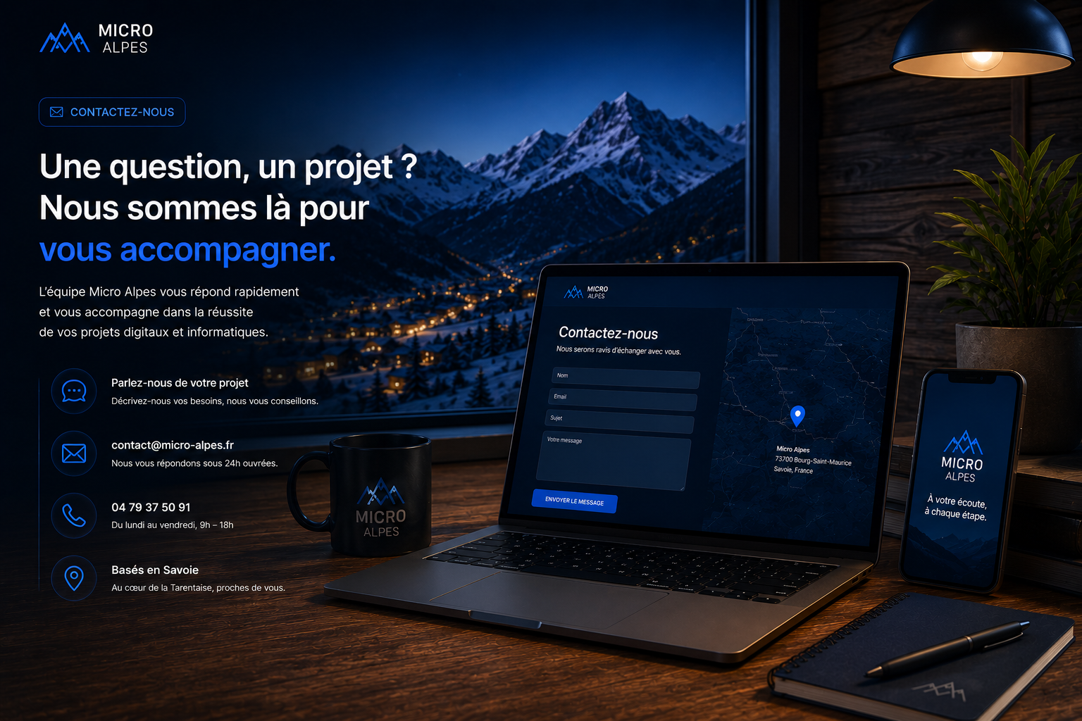 Bureau Micro Alpes en Tarentaise — ordinateur affichant le formulaire de contact, vue panoramique sur les montagnes de Savoie